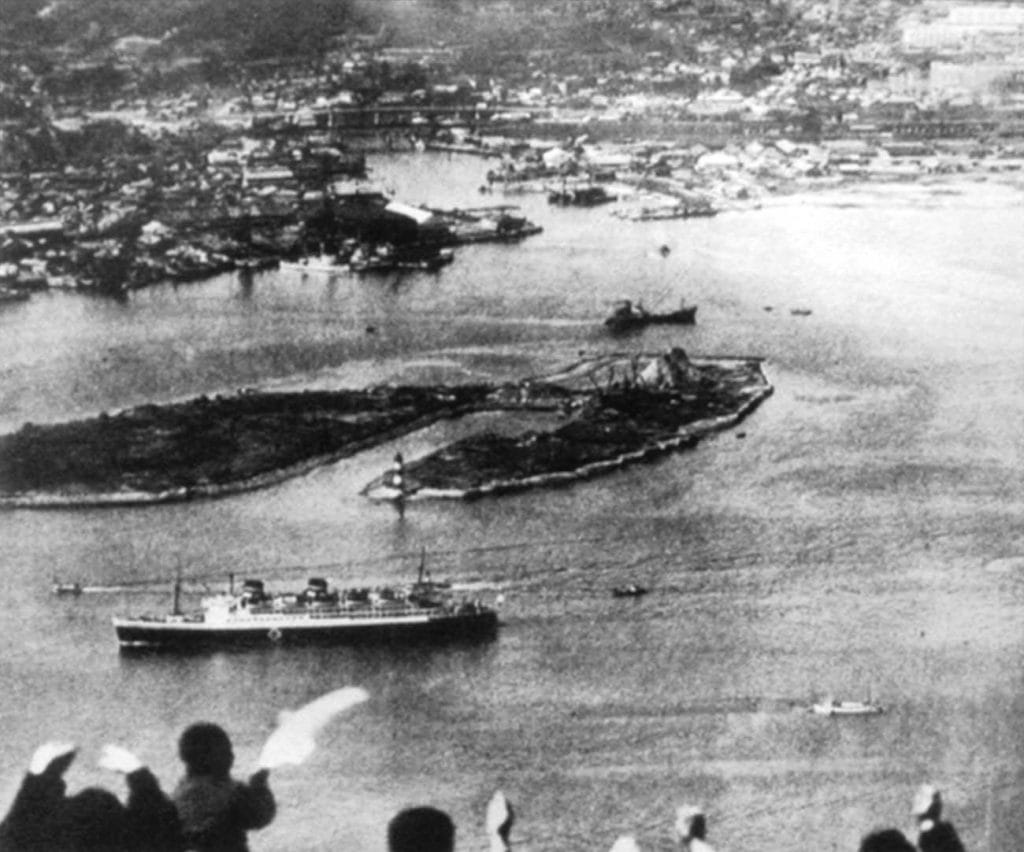 The Strait of Shimonoseki,the beginning point of Father’s trip back to Korea; while staying in Japan he sometimes crossed the strait en route to Fukuoka.