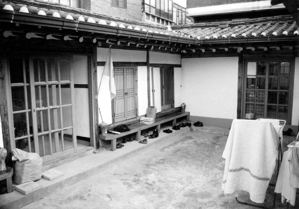 One of the houses in Heukseok-dong where Father lodged as a student. The opposite side of the facing wall in the photo above. Father stayed in the end room.