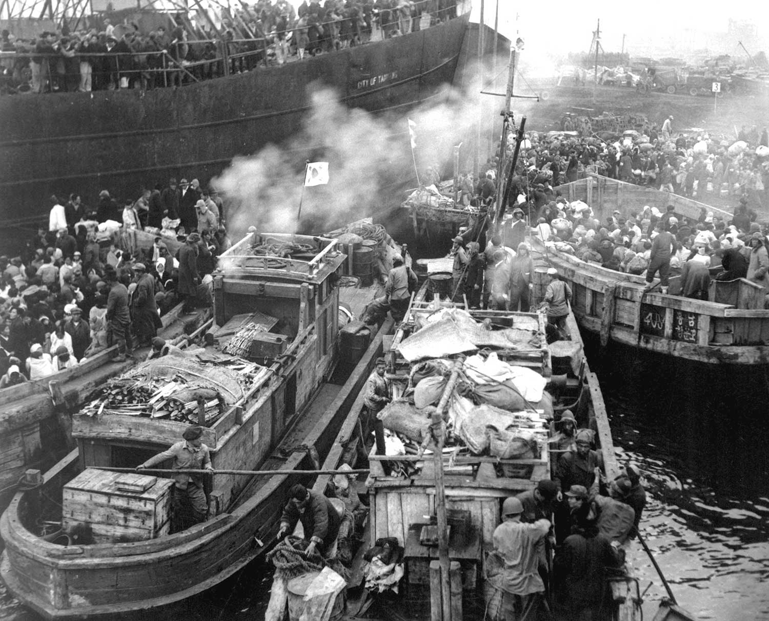 war refugees were using anything that will float to evacuate Hungnam